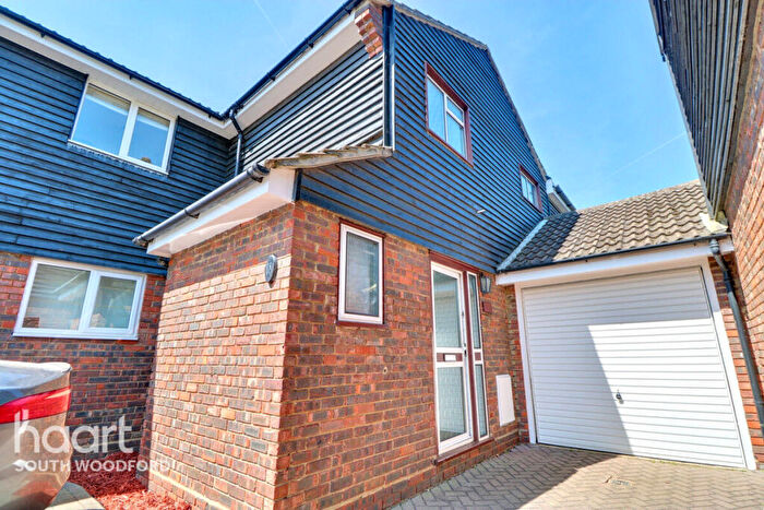 4 Bedroom Semi-Detached House For Sale In Cairns Avenue, Woodford Green, IG8