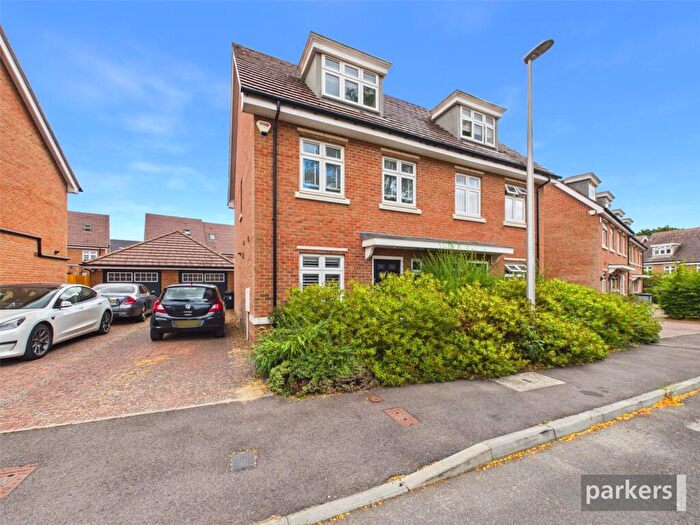 4 Bedroom Semi-Detached House To Rent In Faringdon Road, Earley, Reading, Berkshire, RG6