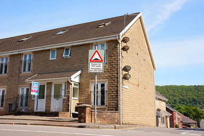 1 Bedroom Flat For Sale In Brecon Road, Pontardawe, Swansea., SA8