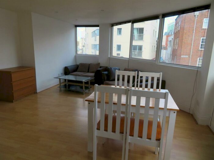 2 Bedroom Apartment To Rent In Kings Road, Southsea, PO5