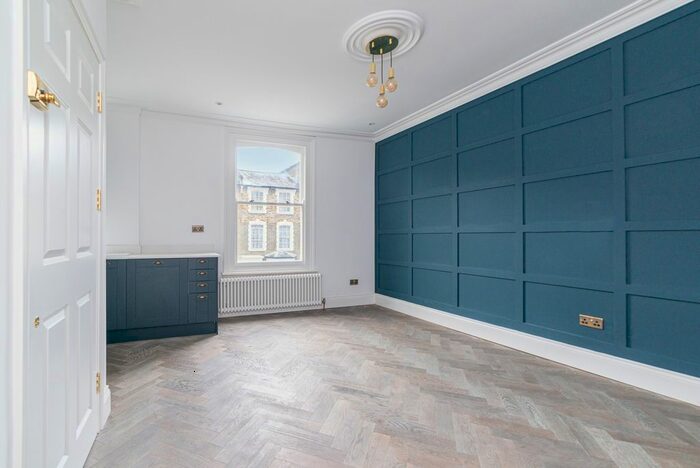 1 Bedroom Flat To Rent In Bodney Road, Hackney, E8