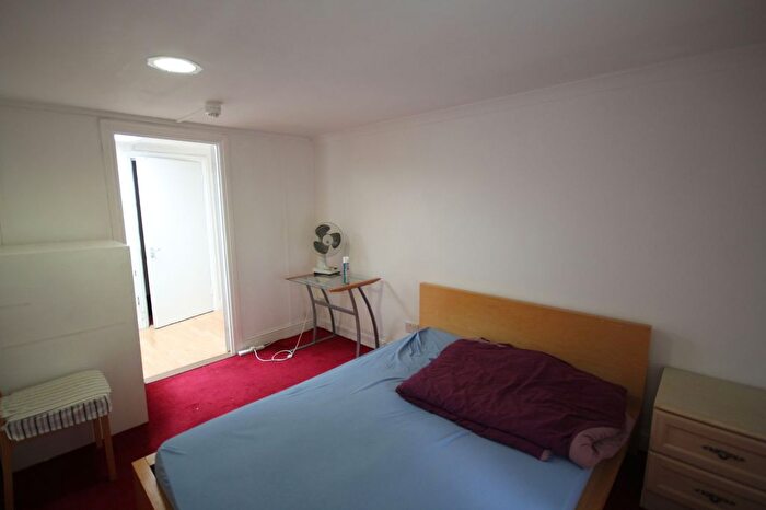 2 Bedroom Terraced House To Rent In Long Lane, Long Lane, UB10