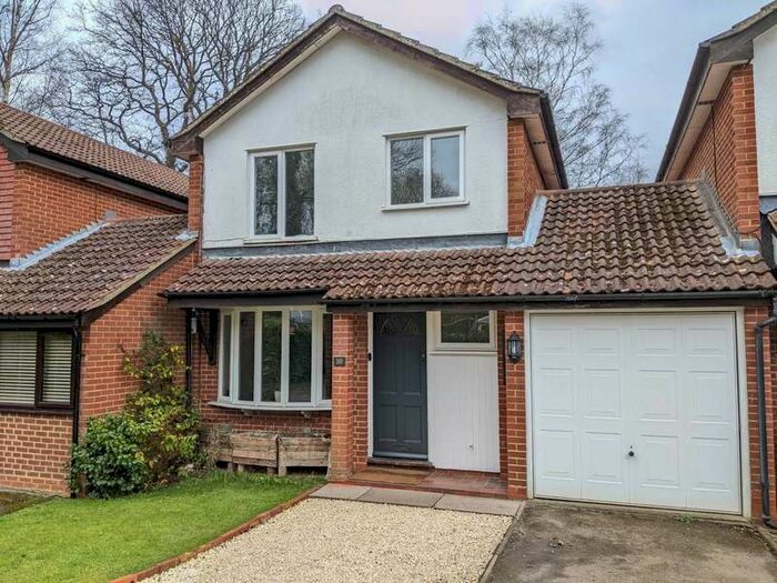 3 Bedroom House To Rent In Ringwood Close, Ascot, Berkshire, SL5