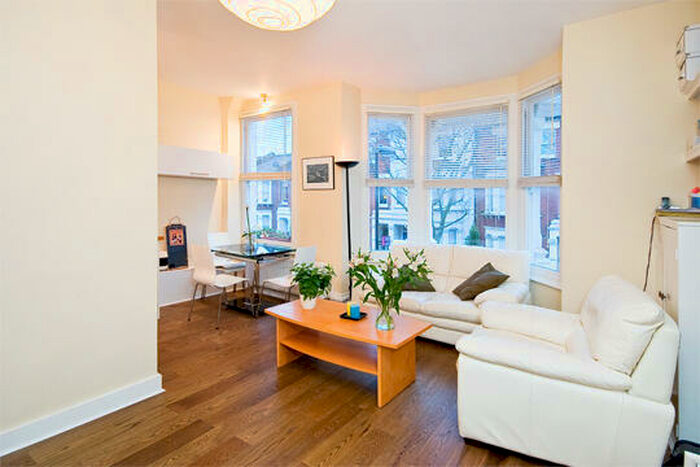 2 Bedroom Flat To Rent In Witherington Road, London, N5