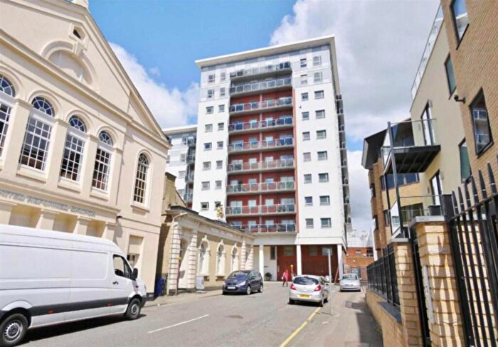 2 Bedroom Flat To Rent In New Road, Brentwood, Essex, CM14