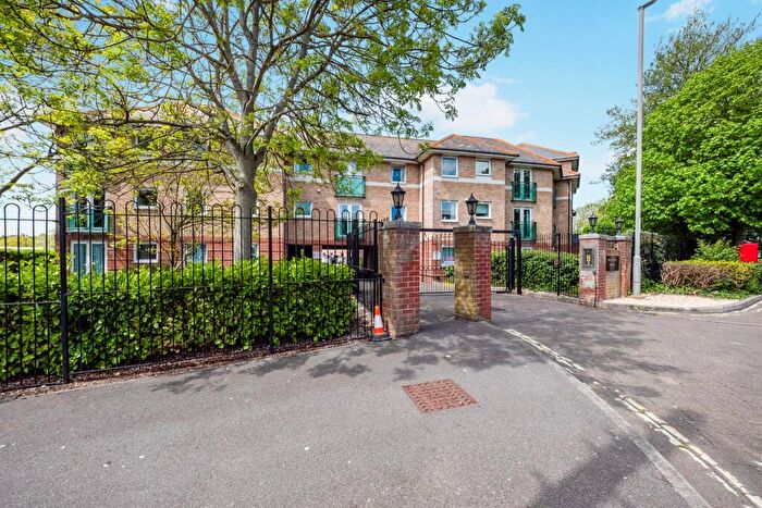 1 Bedroom Flat For Sale In Commercial Road, Weymouth, DT4