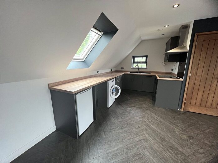 2 Bedroom Flat To Rent In Ansley, Nuneaton, Warwickshire, CV10