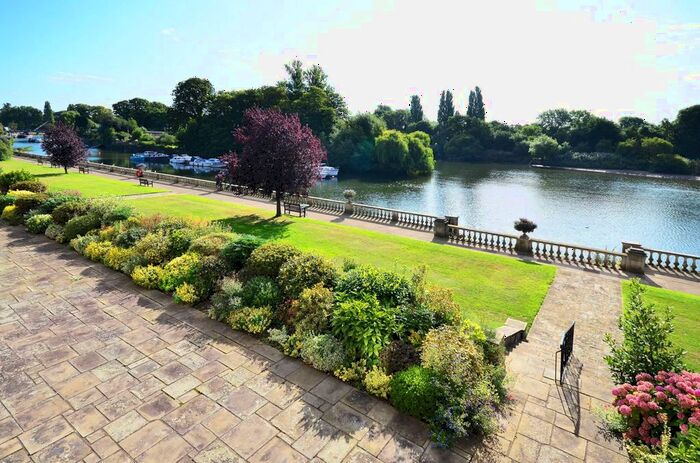 1 Bedroom Flat To Rent In Thames Eyot, Twickenham, TW1