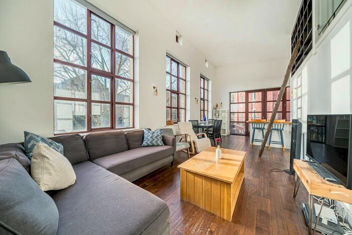 2 Bedroom Flat To Rent In Mill Street, Shad Thames, London, SE1