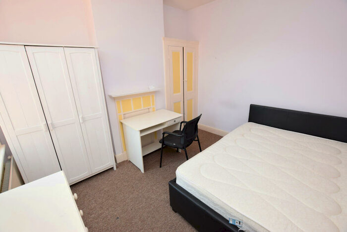 1 Bedroom Terraced House To Rent In Kingsthorpe Grove, Kingsthorpe, Northampton, NN2