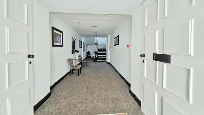 2 Bedroom Flat To Rent In Thames House Dunstable, LU6