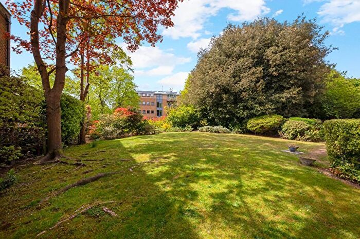 2 Bedroom Maisonette To Rent In Princess Court, The Downs, Wimbledon, SW20