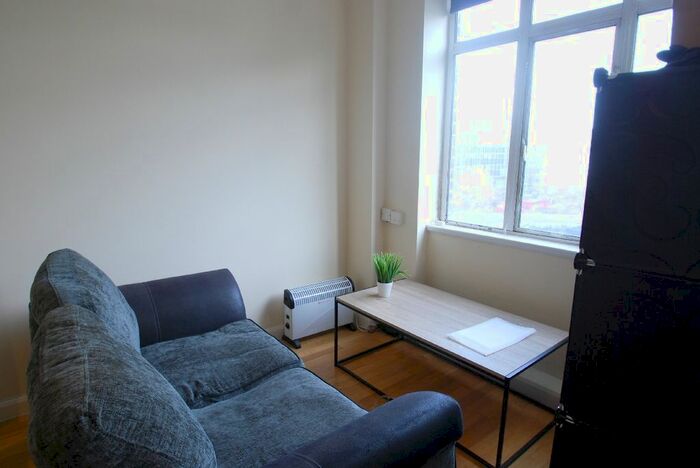 Studio To Rent In Euston Road, London, NW1