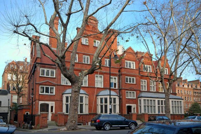 3 Bedroom Maisonette To Rent In Harrington Gardens, South Kensington, London, SW7