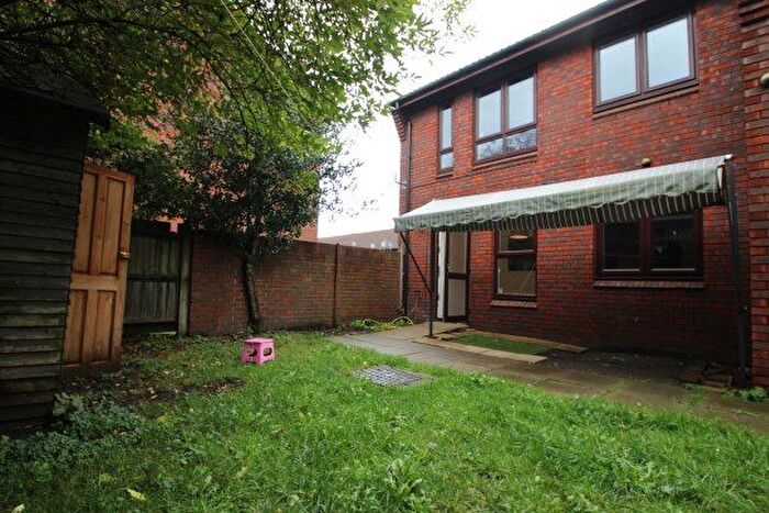 2 Bedroom Flat To Rent In Eastney Road, Croydon, CR0