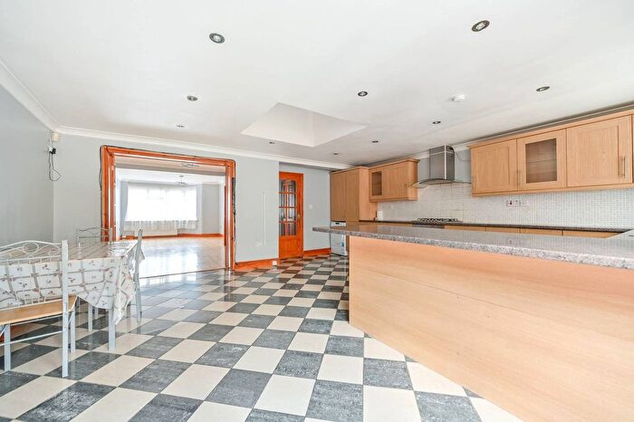 3 Bedroom Semi-Detached House To Rent In Rosemary Avenue, Hounslow, TW4