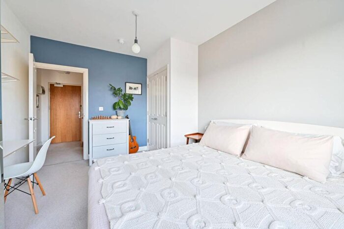 1 Bedroom Flat For Sale In Mantle Road, Brockley, London, SE4