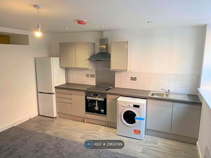 1 Bedroom Flat To Rent In Church Street, Mansfield, NG18