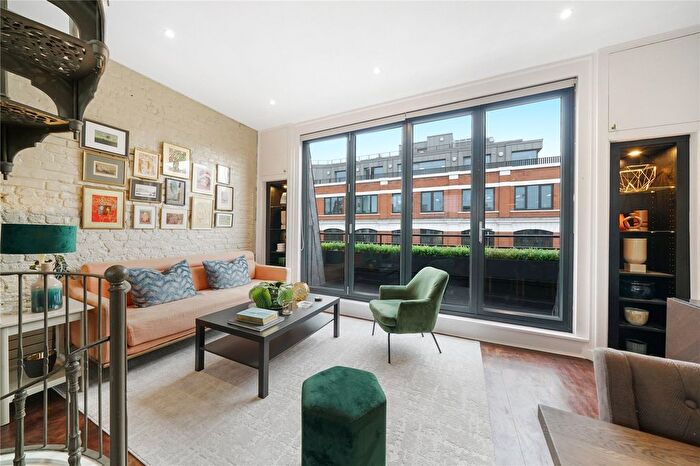 2 Bedroom Maisonette To Rent In Foley Street, Fitzrovia, London, W1W