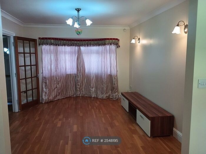 3 Bedroom Detached House To Rent In Elmer Gardens, Isleworth, TW7