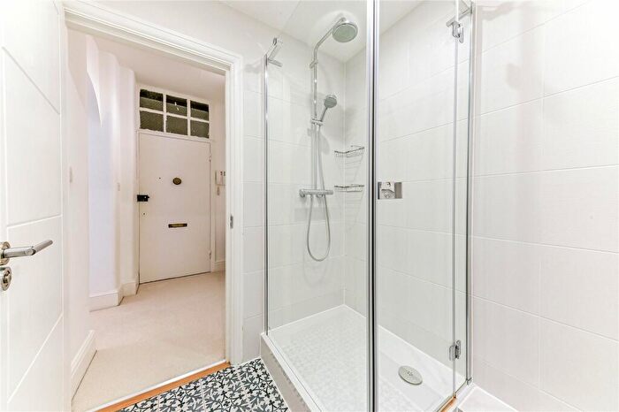 2 Bedroom Apartment To Rent In Grove End Road, London, NW8