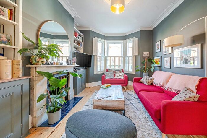 3 Bedroom Terraced House For Sale In Thornbury Road, Brixton, London, SW2