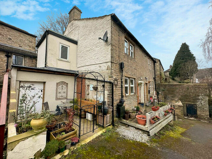 2 Bedroom Cottage For Sale In Main Street, Cononley, BD20