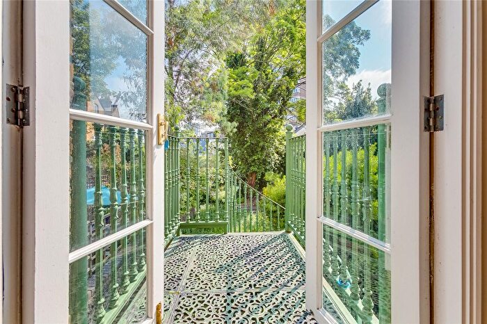 4 Bedroom Flat For Sale In Wandsworth Bridge Road, Fulham, SW6