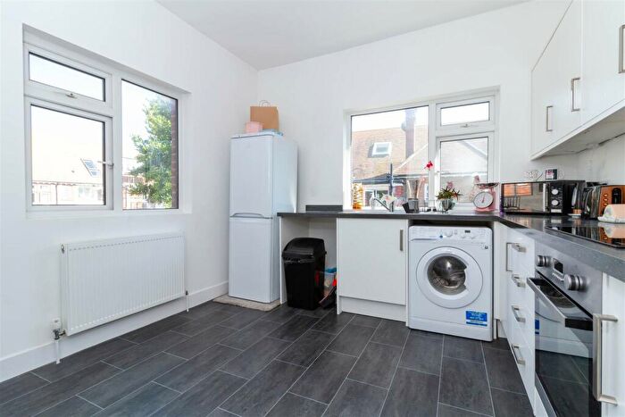 2 Bedroom Flat To Rent In Bath Road, Worthing, BN11