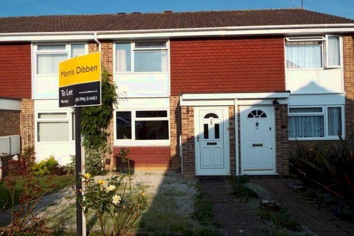 2 Bedroom Property To Rent In Proctor Drive, Southampton, SO52