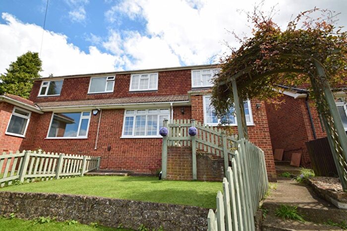 3 Bedroom Semi-Detached House For Sale In Boxley Road, Walderslade, Chatham, ME5