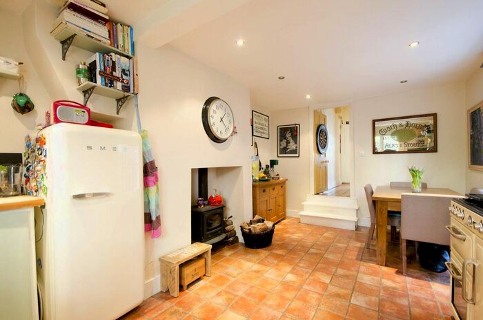 2 Bedroom Flat To Rent In Saltoun Road, Brixton, London, SW2