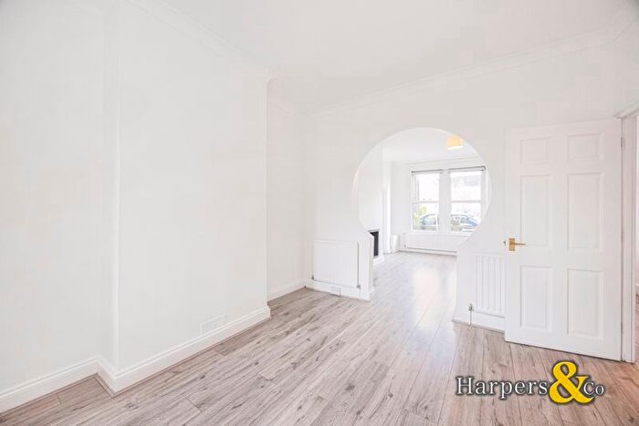 2 Bedroom Terraced House For Sale In Beaconsfield Road, Bexley, DA5