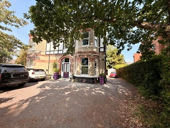 2 Bedroom Flat To Rent In Cavendish Road, Bournemouth, BH1