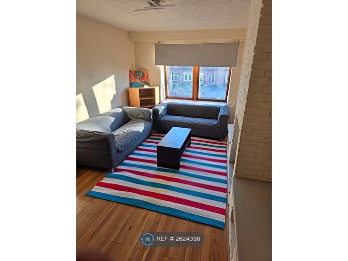 2 Bedroom Flat To Rent In Lochrin Place, Edinburgh, EH3