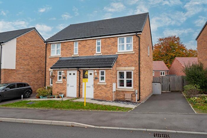 2 Bedroom Semi Detached House For Sale In Halter Way, Andover, SP11