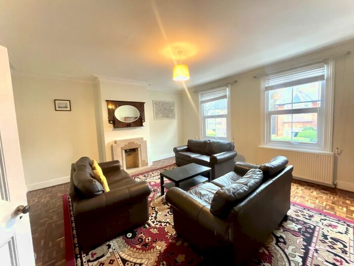 1 Bedroom Flat To Rent In Chase Side, Enfield, EN2