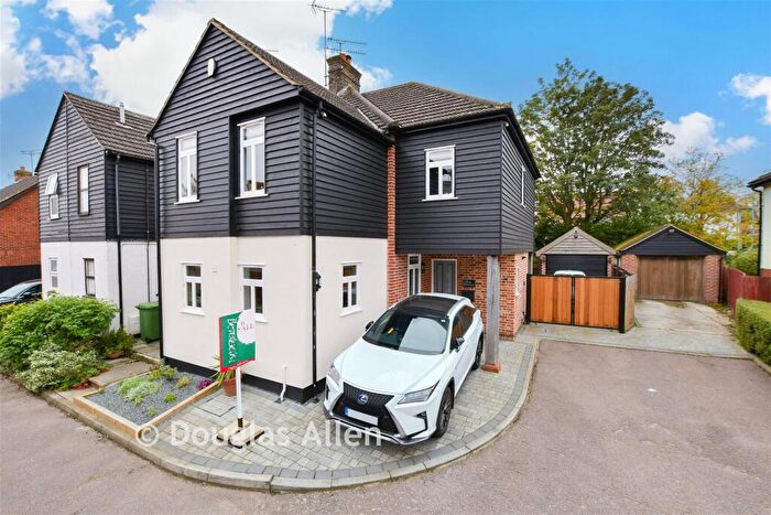 3 Bedroom Semi-Detached House For Sale In Larkin Close, Hutton, Brentwood, Essex, CM13