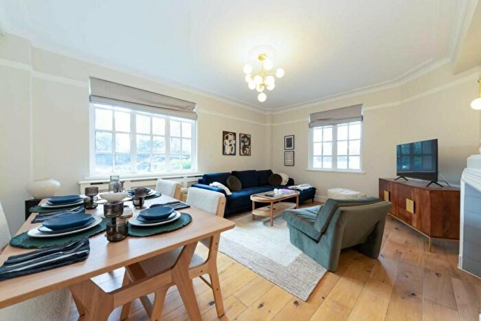 2 Bedroom Flat To Rent In Maida Vale, London, W9
