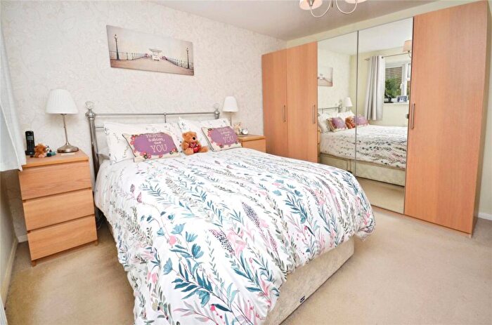 3 Bedroom End Of Terrace House For Sale In Elmhurst Road, Aylesbury, Buckinghamshire, HP20