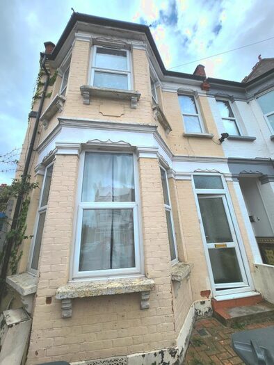 4 Bedroom End Of Terrace House To Rent In Linley Road, London, N17