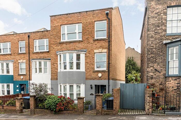 5 Bedroom End Of Terrace House For Sale In West Cliff Road, Ramsgate, CT11