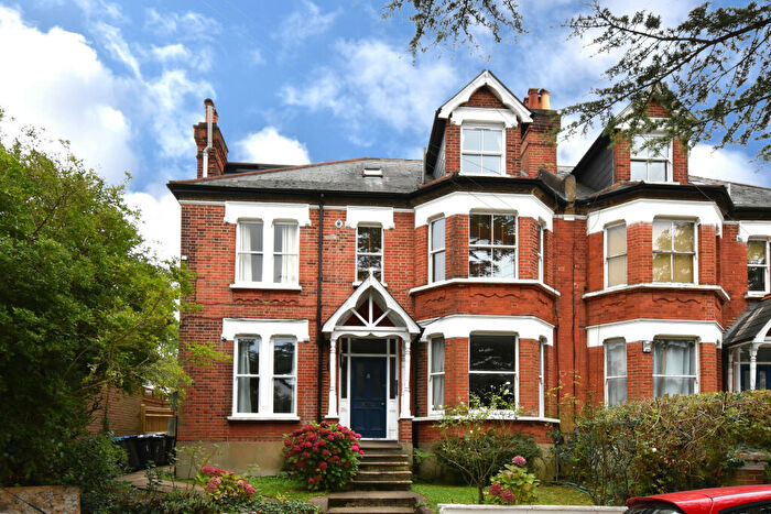 2 Bedroom Flat To Rent In Perth Road, Beckenham, Kent, BR3