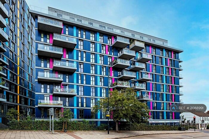 3 Bedroom Flat To Rent In Cosgrove House, Wembley, HA0