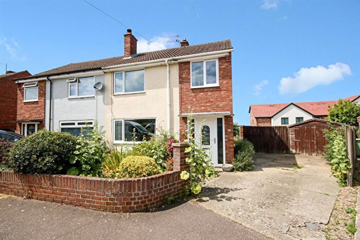 3 Bedroom Semi-Detached House For Sale In Moorland Close, Sprowston, NR7
