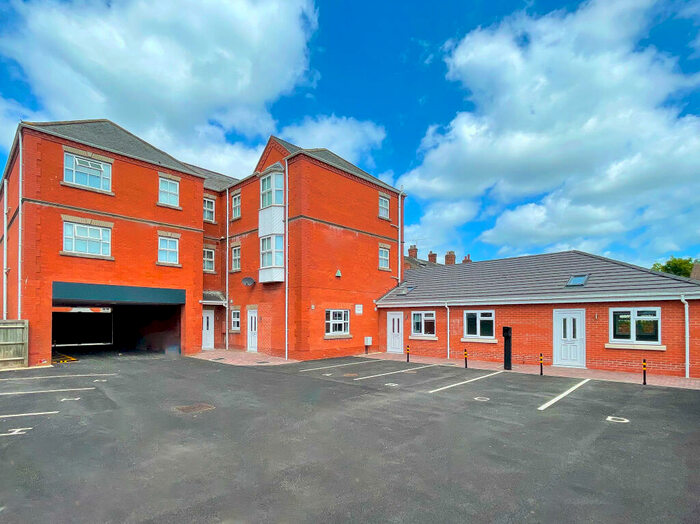 2 Bedroom Flat To Rent In High Street, Lincoln, LN5