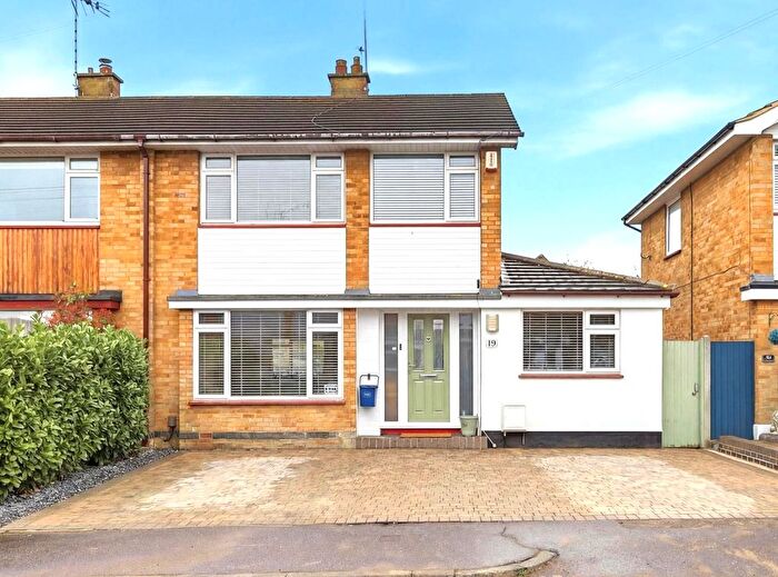 4 Bedroom Semi-Detached House For Sale In Chalfont Close, Leigh-On-Sea, Essex, SS9