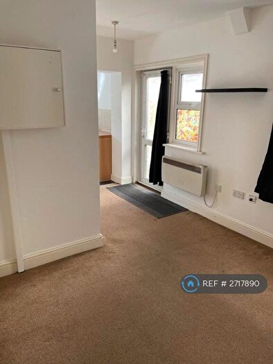 Studio To Rent In Windsor Road, Bournemouth, BH5