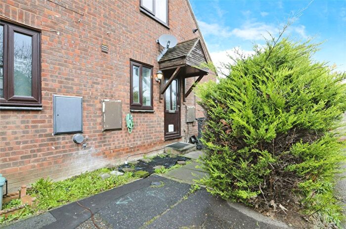 1 Bedroom End Of Terrace House For Sale In Hallowell Down, South Woodham Ferrers, Chelmsford, Essex, CM3