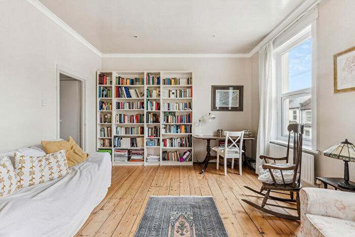 2 Bedroom Flat To Rent In Strode Road, London, NW10